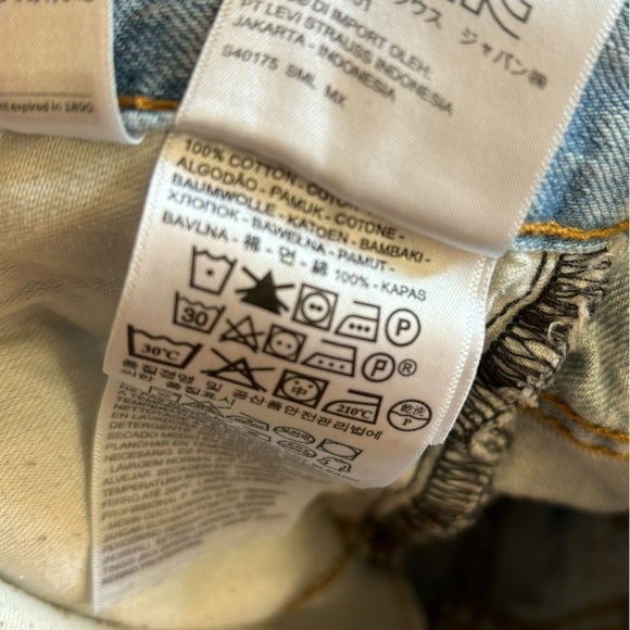 Upcycled Levi’s 569 Blue Jean Denim Distressed Shorts Women’s M/L Western Boho - Picture 12 of 12